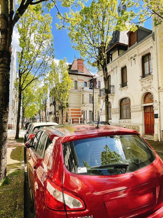 Villa Muguette - Coeur De Vichy- 2Eme Etage Buitenkant foto